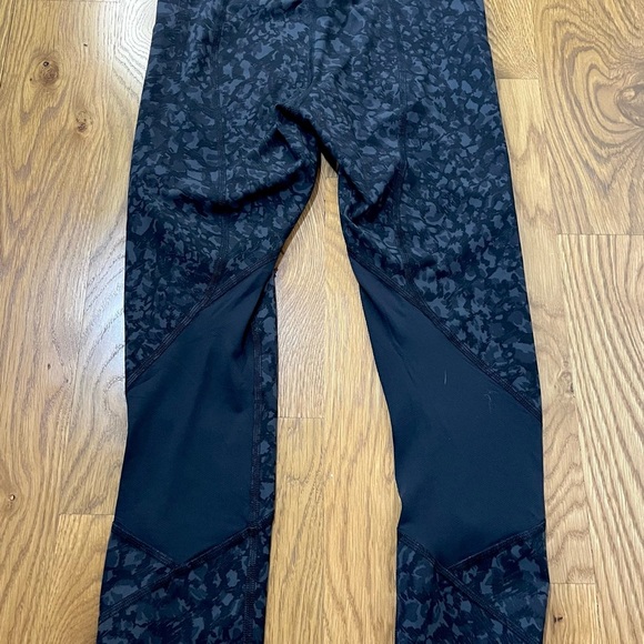 Lululemon Pace Rival High-Rise Crop 22" Wild Thing Camo Deep Coal Multi / Black - Picture 8 of 9